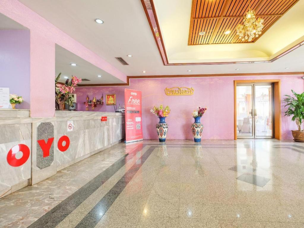 Oyo 565 Trang Hotel Zewnętrze zdjęcie