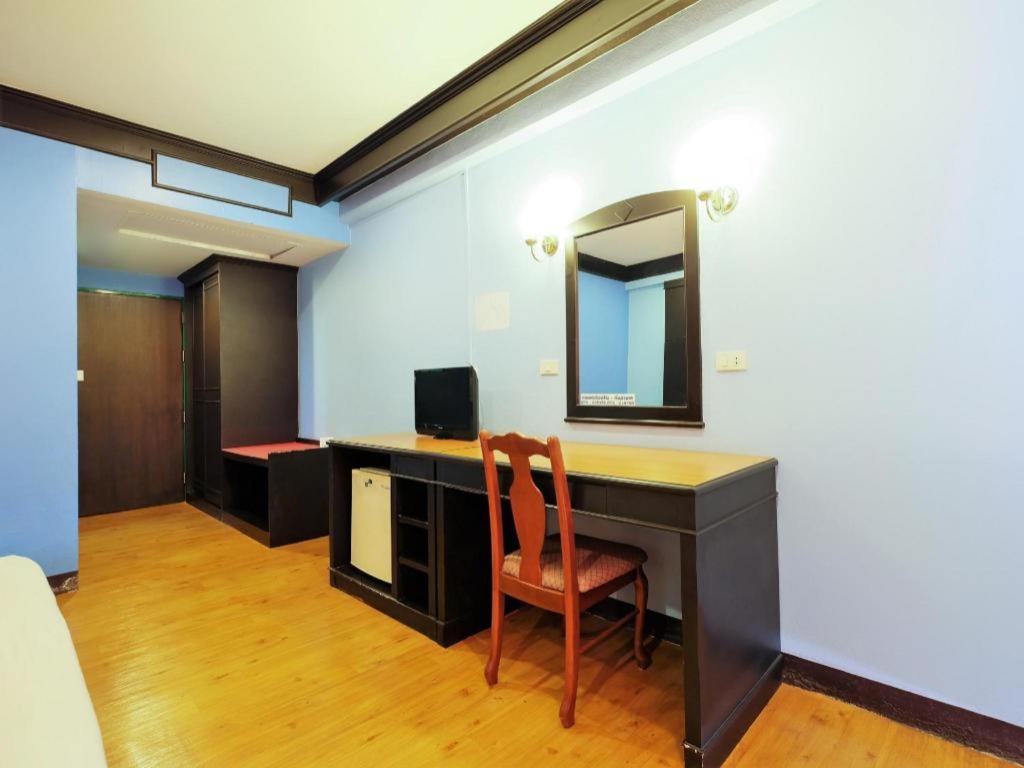 Oyo 565 Trang Hotel Zewnętrze zdjęcie