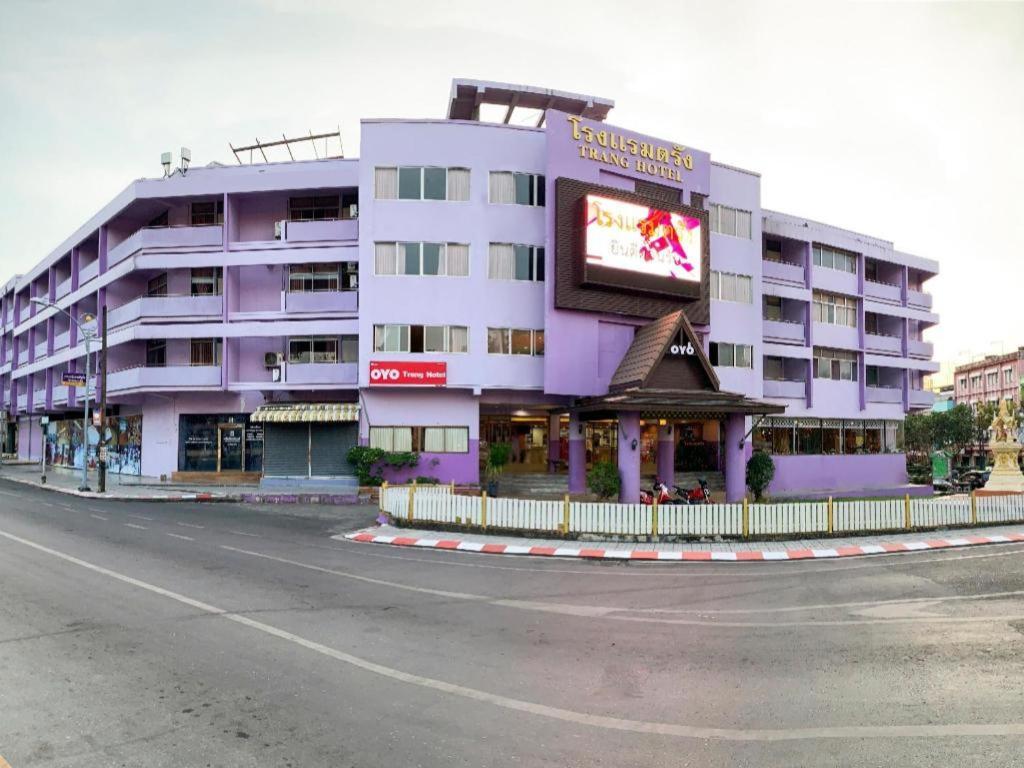 Oyo 565 Trang Hotel Zewnętrze zdjęcie