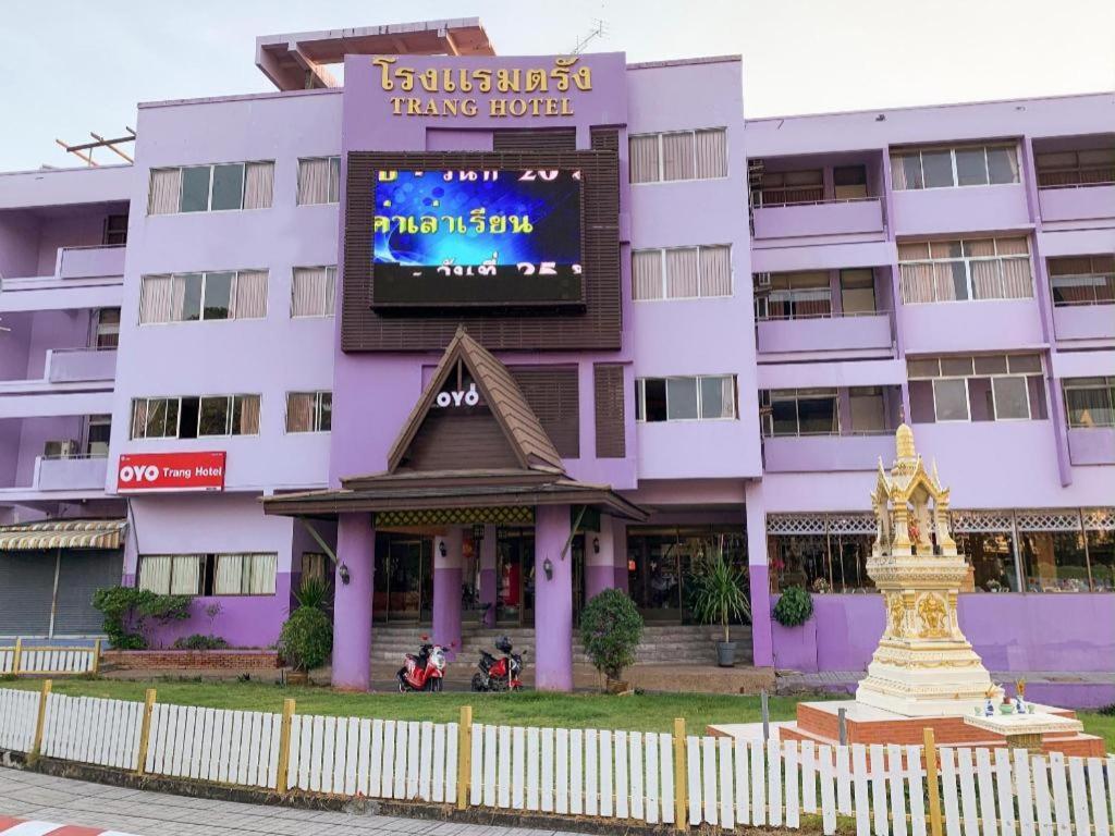 Oyo 565 Trang Hotel Zewnętrze zdjęcie
