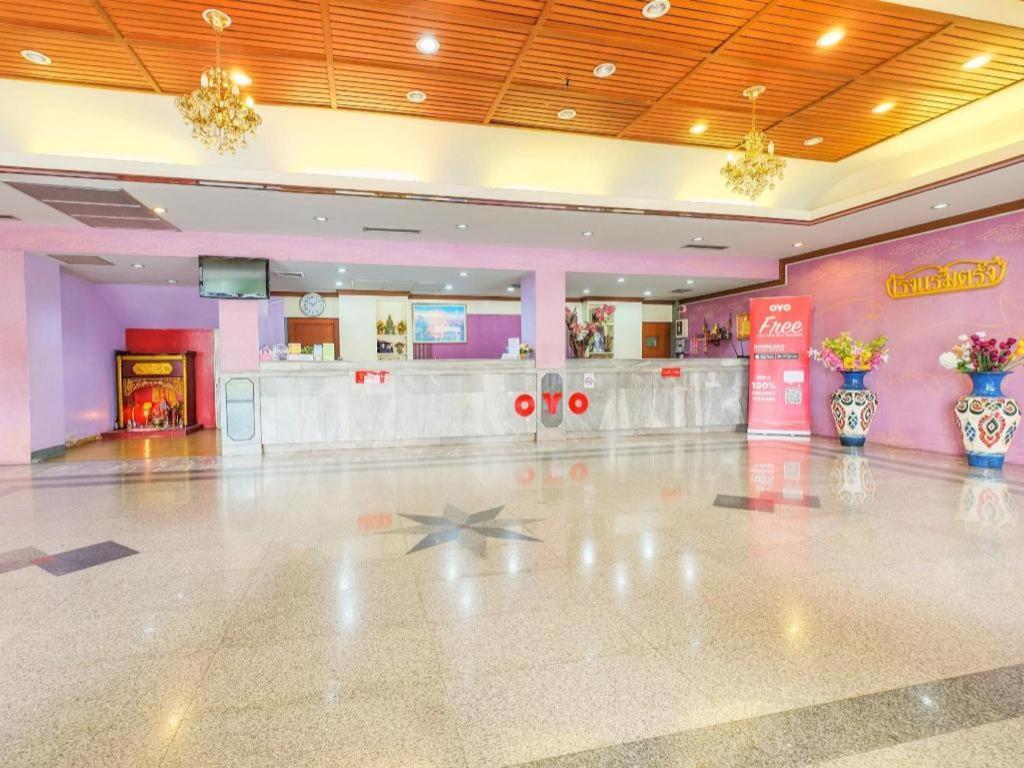 Oyo 565 Trang Hotel Zewnętrze zdjęcie