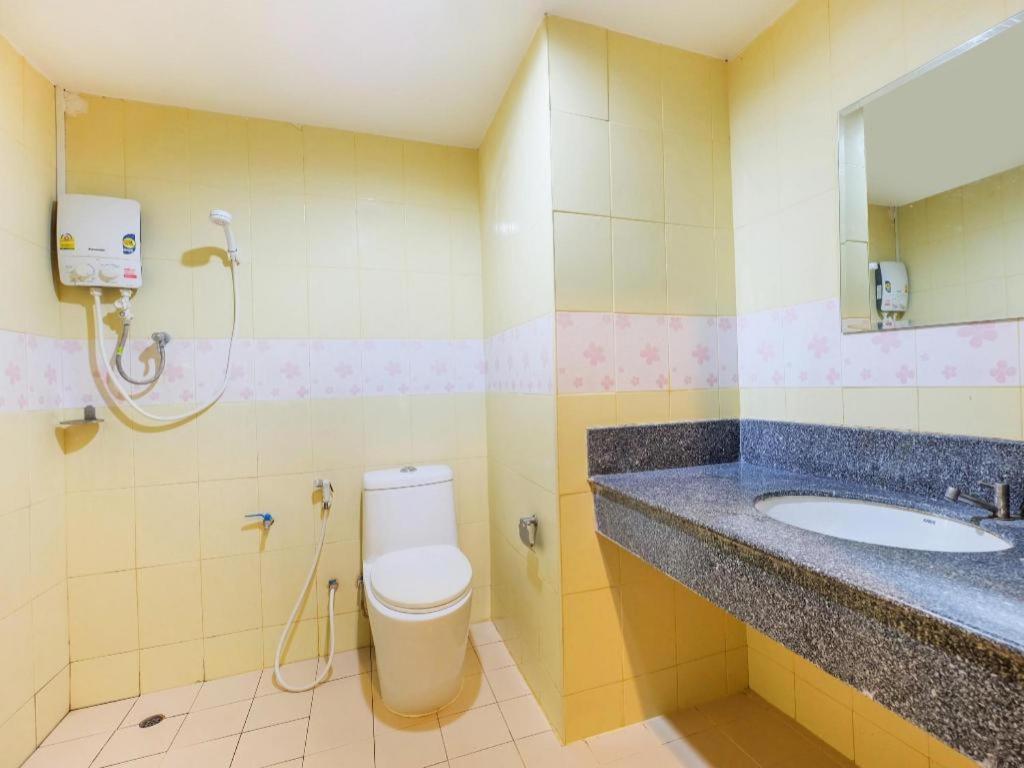 Oyo 565 Trang Hotel Zewnętrze zdjęcie