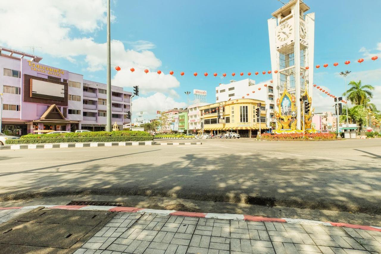 Oyo 565 Trang Hotel Zewnętrze zdjęcie